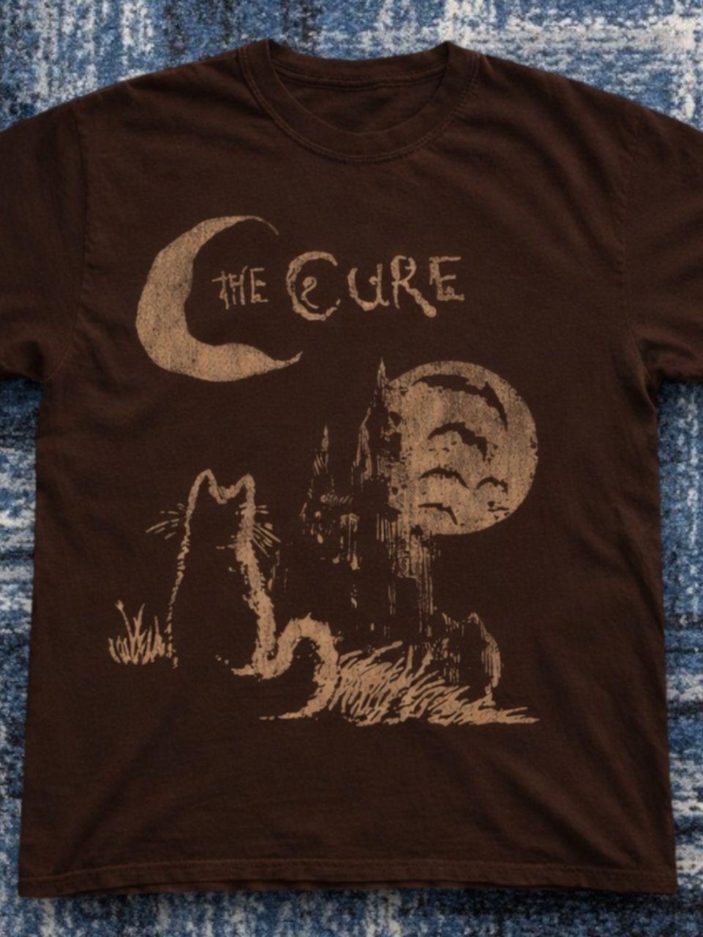 Gildan Brown Short Sleeve Tee with Tan Moon & Cat Graphic